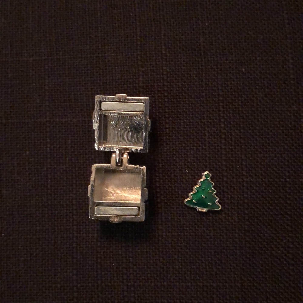 Brighton Charms - Picture 3 of 5